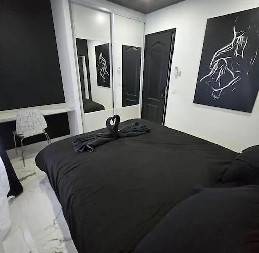 Le Noir & Blanc Port Nature 4 Village Naturiste Cap D'agde *
